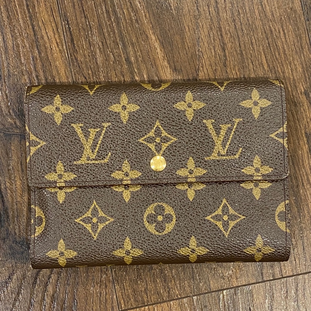 Authentic Vintage Louis Vuitton Monogram Wallet